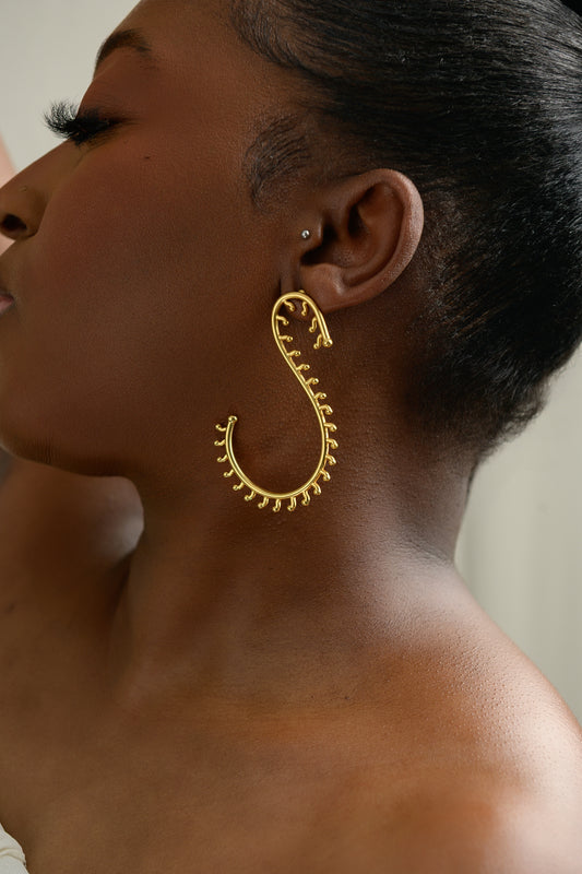 NIHE EARRING