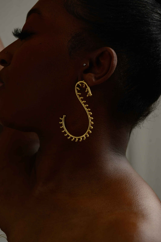NIHE EARRING